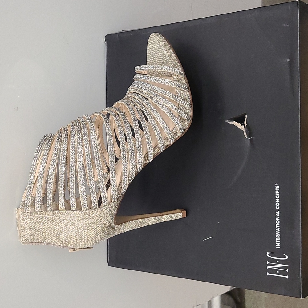 INC INTERNATIONAL CONCEPTS  Gold Heel Sandal